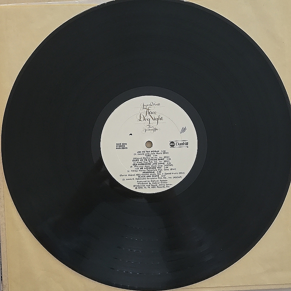 Three Dog Night- Joy to the World- Their Greatest Hits 1974 - Picture 7 of 10